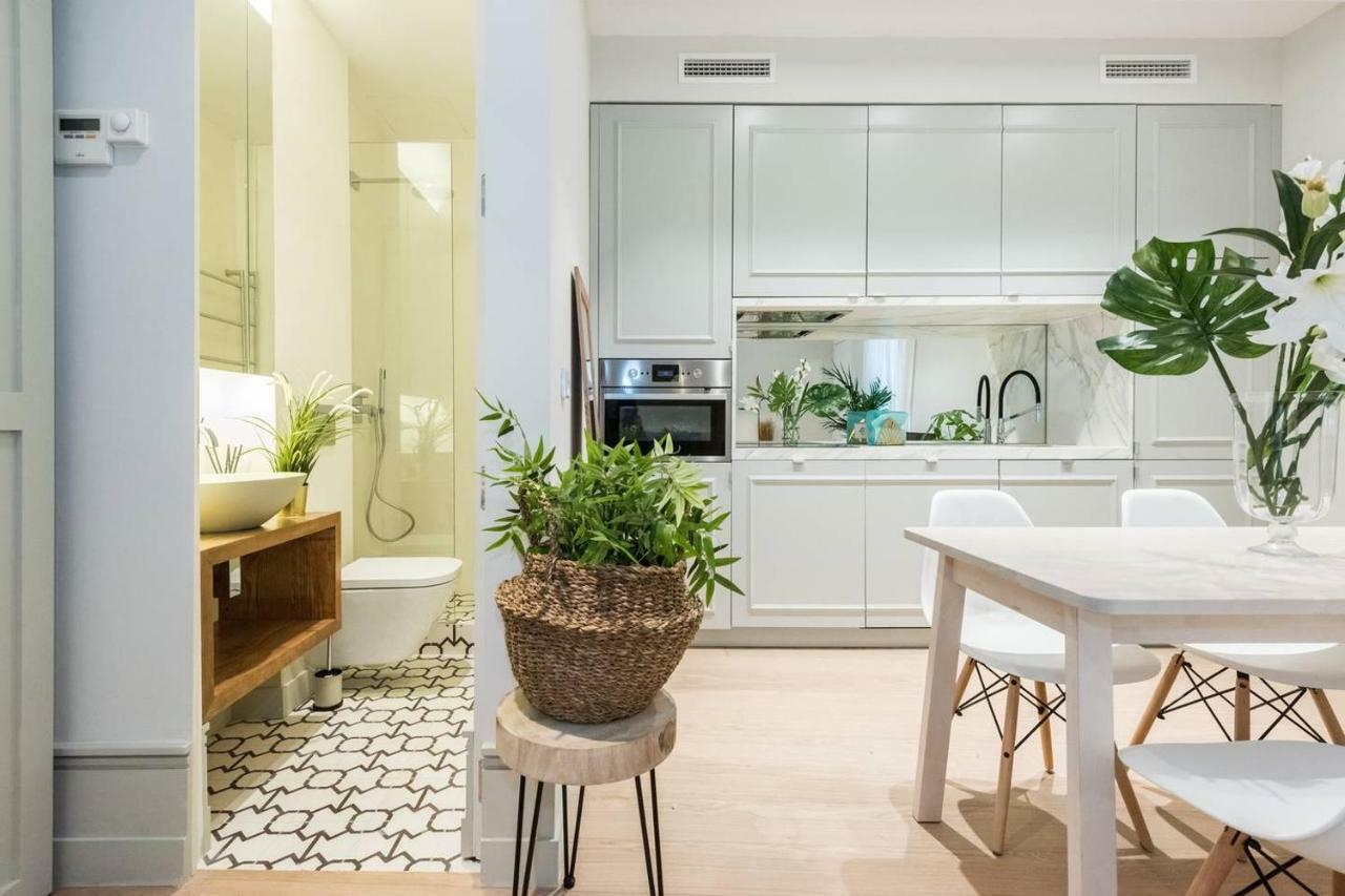 Explore Madrid From A Warm Apartment With Patio At A Newly Refurbished Manorial Building Екстериор снимка