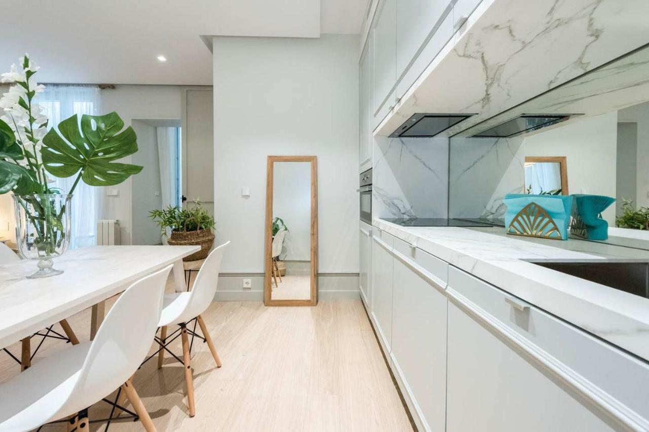 Explore Madrid From A Warm Apartment With Patio At A Newly Refurbished Manorial Building Екстериор снимка