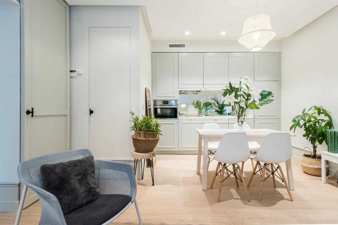 Explore Madrid From A Warm Apartment With Patio At A Newly Refurbished Manorial Building Екстериор снимка